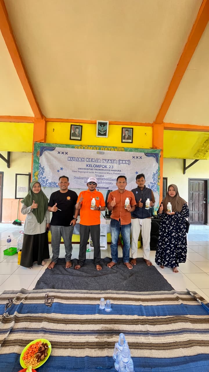 Mahasiswa KKN Universitas Trunojoyo Madura Olah Limbah Sayur dan Buah Menjadi Pupuk Organik Cair di Desa Tagangser Laok